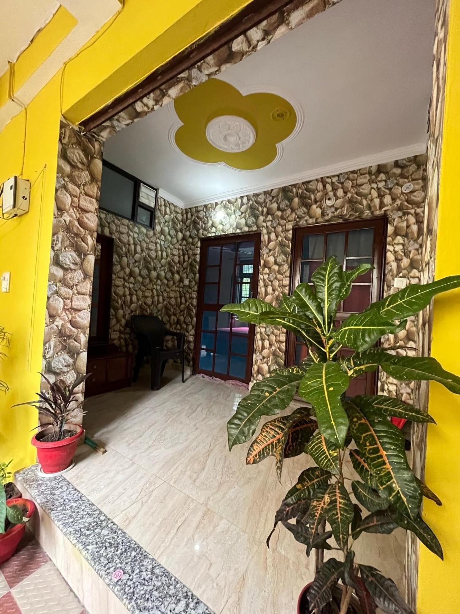 Anjali Home Stay Рішикеш Екстер'єр фото